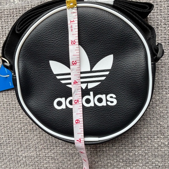 BNWT Adidas Originals Classic Round Crossbody Bag - Black - Picture 13 of 15